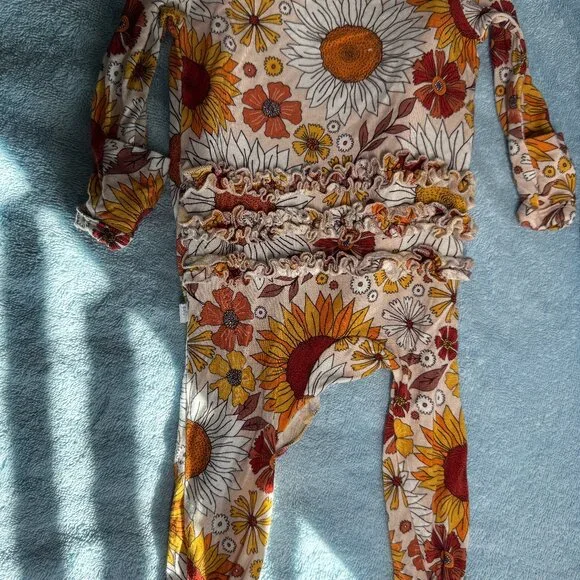 Newborn Posh Peanut Sunflower Footie - Picture 6 of 6